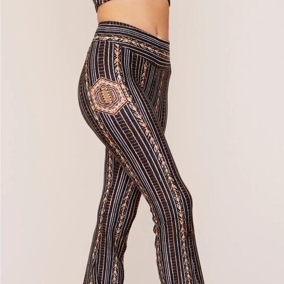 WOLVEN Zephyr Flare High Waisted Bell Bottom Sustainable Stretch Sz XS NEW - Picture 2 of 10